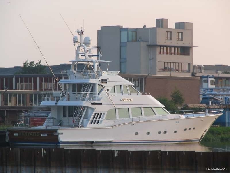 karyatis yacht